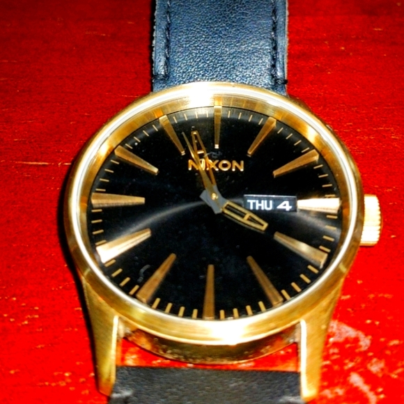 Nixon "Never Be Late" Sentry Wristwatch - Picture 1 of 4